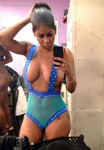 42 yo woman posing nude in
